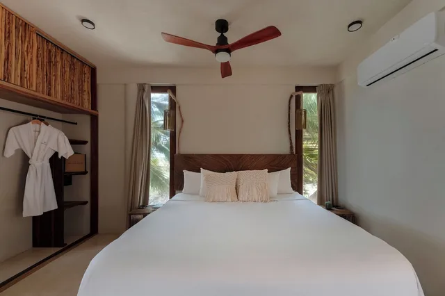Honeymoon, King Bed, Beach Side, Partial Ocean View، Orchid House Tulum Beach 2/7
