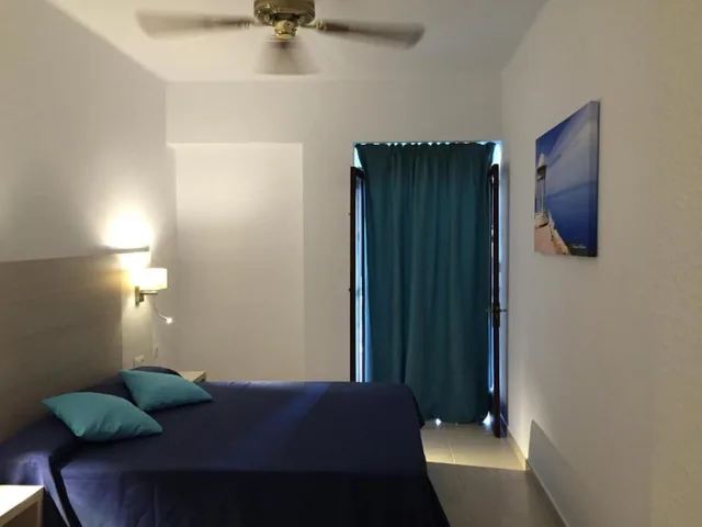 غرفة قياسية بسريرين منفصلين بإطلالة على المدينة بشرفة، Antares Hotel 10/10