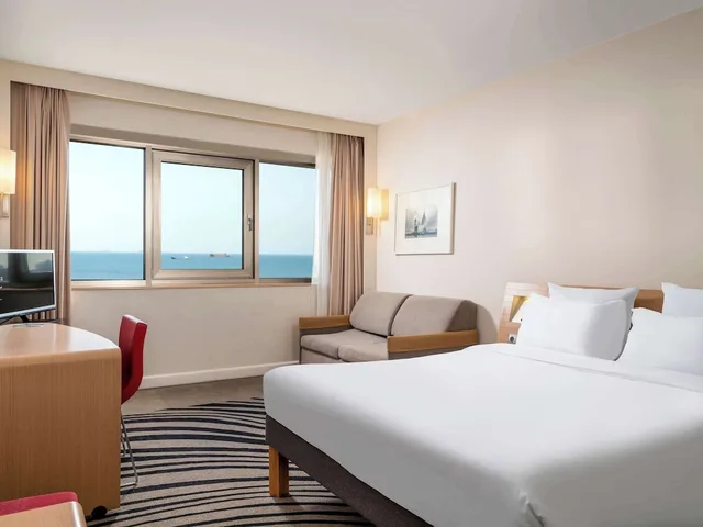 غرفة قياسية بسرير كوين مع أريكة، Novotel Istanbul Zeytinburnu 3/9