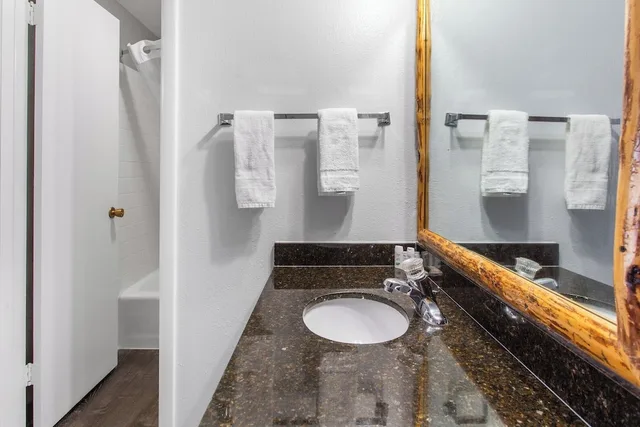 جناح ديلوكس بسرير كينج، Studio6 Suites Butte, MT I-90 I-15 6/6