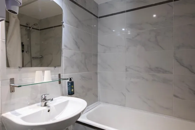 غرفة مفردة، Hotel Ambassadeur Paris 2/7