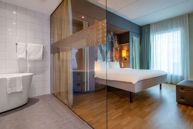 1 Bedroom, Suite, King Bed, RADISSON BLU METROPOL HOTEL, HELSINGBORG 7/10