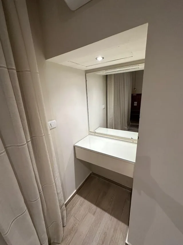 جناح إليت بسرير كينج، Nakhil Residence 2/3