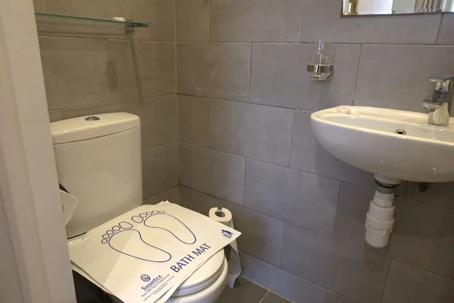 Superior, Single, Double Bed, Private Bathroom, Central Hotel 3/4