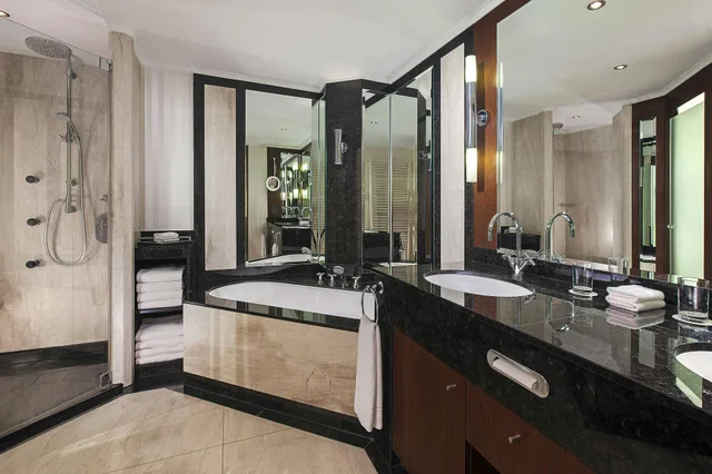 Luxury, The Westin Grand Munich 2/2