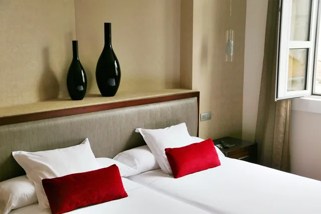 غرفة مفردة قياسية، Compostela Hotel 2/3