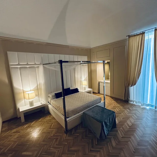 جناح جونيور بشرفة، Palazzo Bonomi 2/5