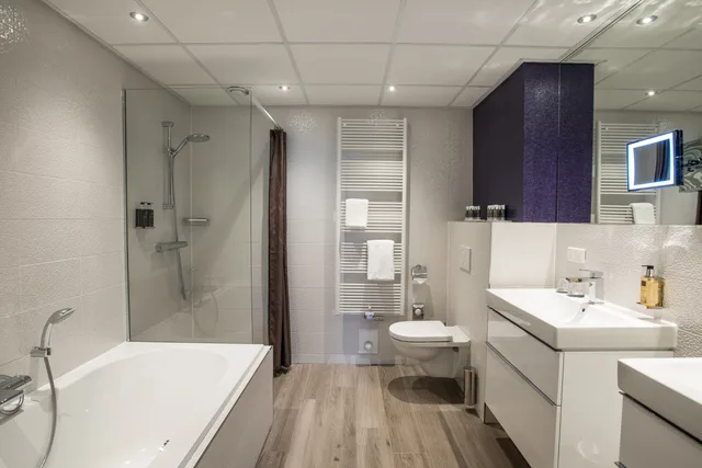 Garden, Triple, Bathtub، HAMPSHIRE BOUTIQUE HOTEL SEBASTIANS 2/3