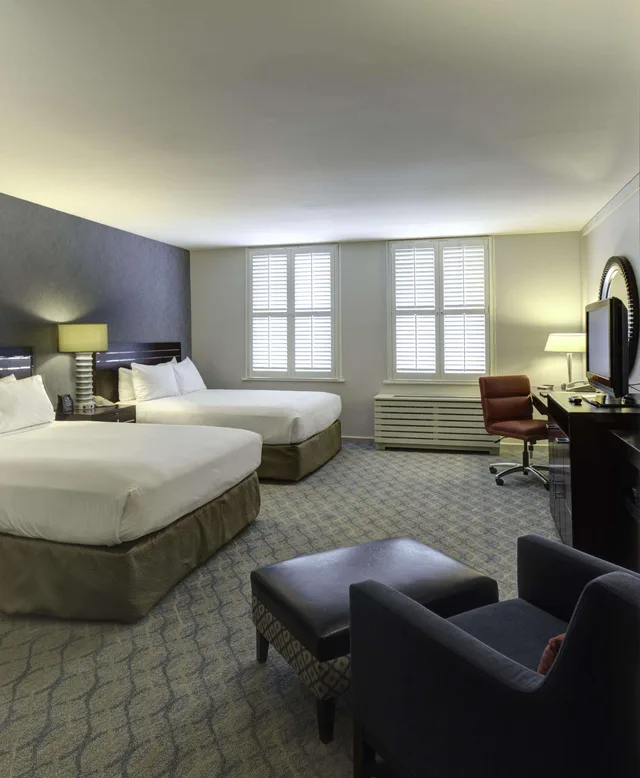 جناح، Hilton Orrington / Evanston 1/2