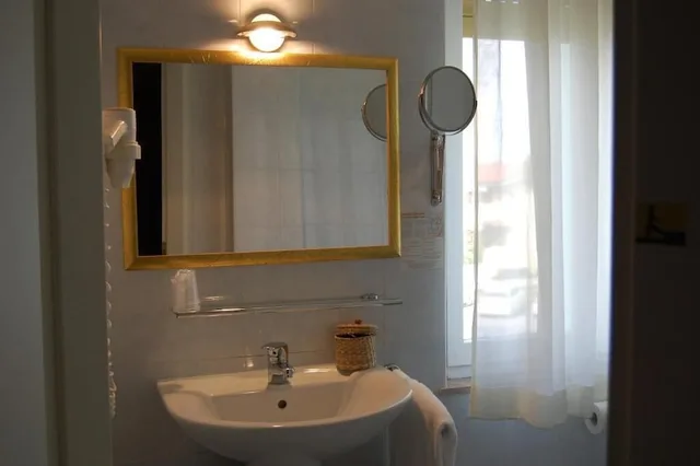 غرفة بسريرين منفصلين بشرفة، Hotel Irene 8/10