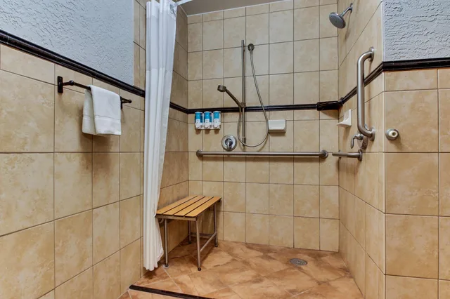 غرفة ديلوكس بسرير كينج لذوي الإعاقة، Drury Inn and Suites Phoenix Happy Valley 10/10