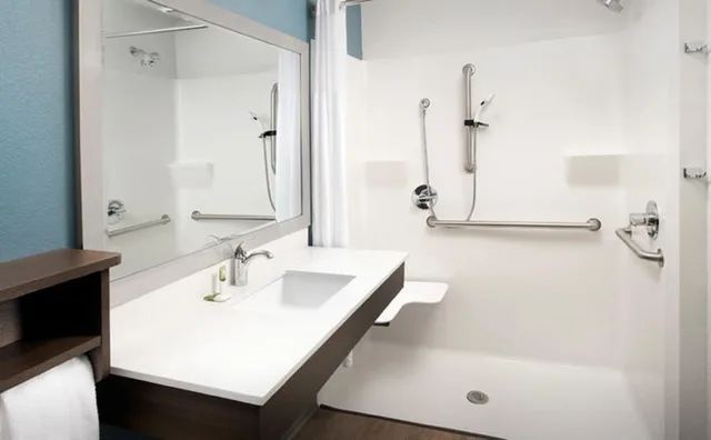 غرفة بسرير كوين لذوي الإعاقة، WoodSpring Suites Naples West 3/3