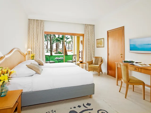 غرفة كلاسيكية بسرير مزدوج بإطلالة على المدينة، Movenpick Resort and Marine Spa Sousse 2/9