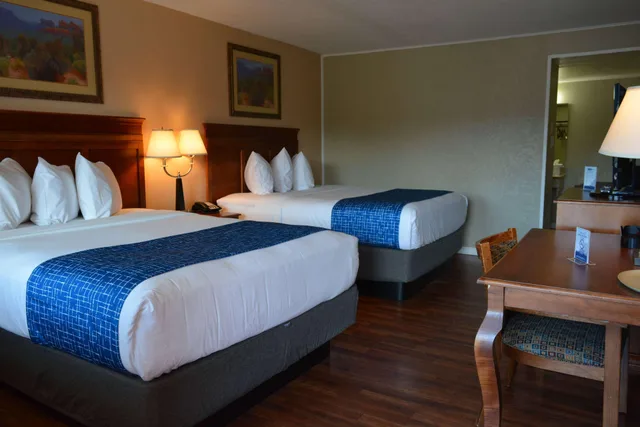 غرفة ديلوكس رباعية بسريرين كوين، Travelodge by Wyndham Trinidad 1/1