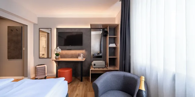 Comfort, Double Bed, PLAZA INN Rieker Stuttgart Hauptbahnhof 4/7