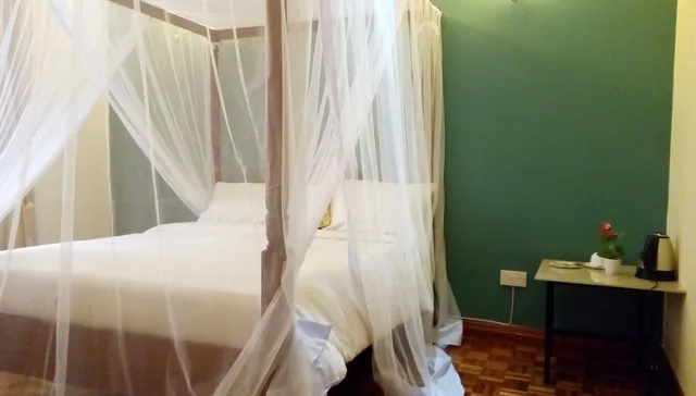 غرفة بسرير مزدوج، Karen Crescent Hotel 1/1