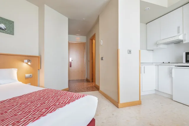 غرفة ثلاثية بثلاثة أسرّة، APARTAHOTEL EXE CAMPUS SAN MAMES 1/10
