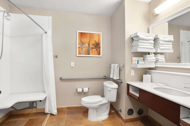 غرفة قياسية بسريرين كوين، Hampton Inn By Hilton Hallandale Beach Aventura 2/3