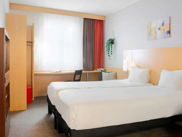 غرفة قياسية بسريرين منفصلين، ibis Lugano Paradiso 3/5