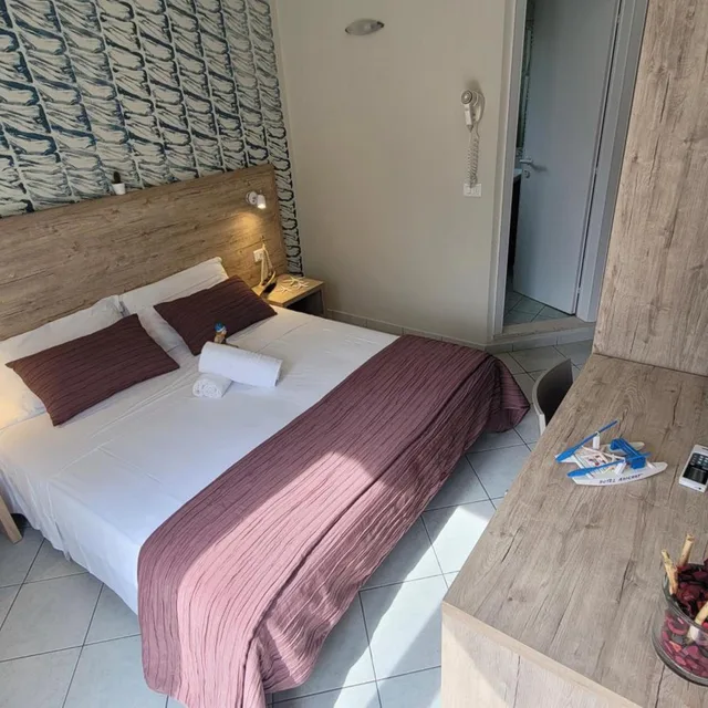 غرفة بسرير مزدوج بشرفة، Hotel Adigrat 5/10