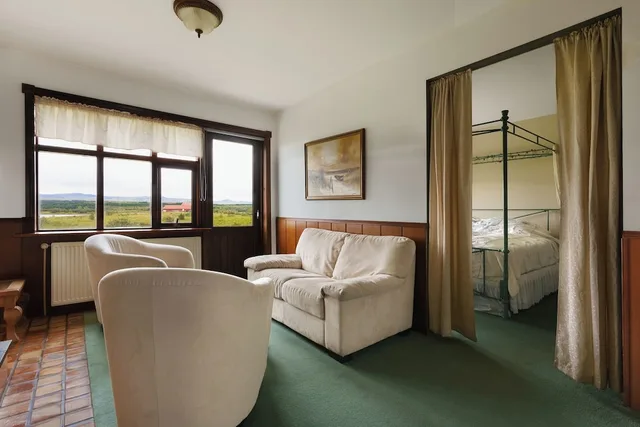 جناح بإطلالة على البحيرة، HOTEL KRIUNES 1/9