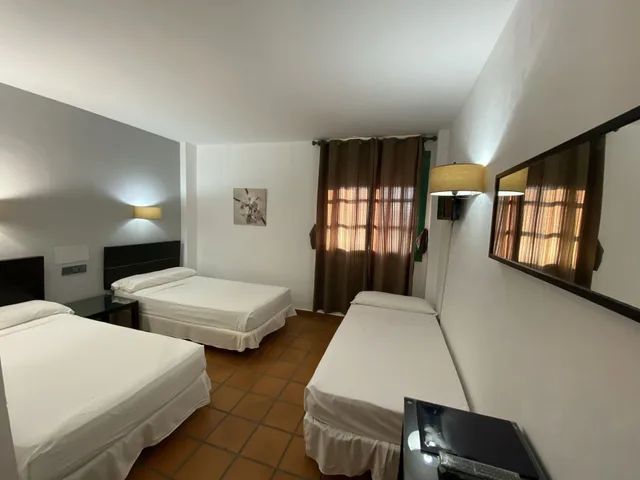 Room, Triple, 3 Beds, Hotel Almagro 1/2