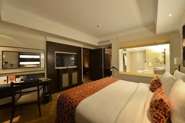 Studio, King Bed, Ramada Plaza by Wyndham Chennai 1/5