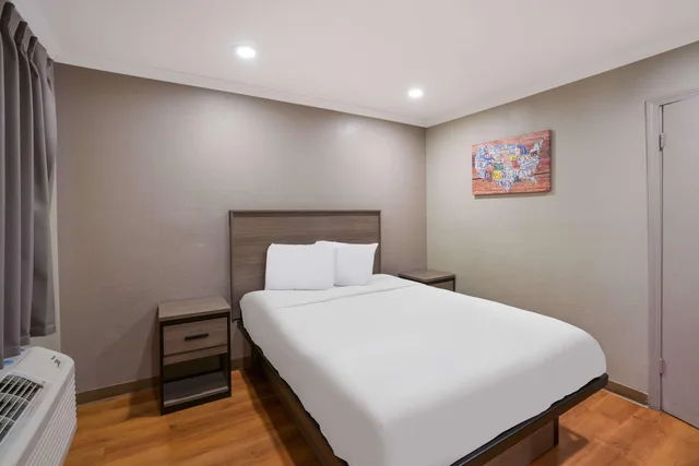 غرفة بسرير كوين للمدخنين لذوي الإعاقة، Econo Lodge Vallejo, CA 3/5