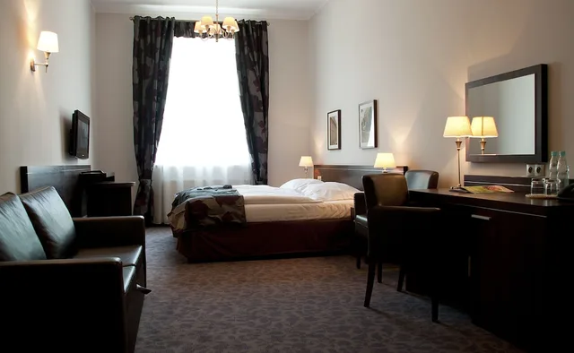 غرفة سوبيريور ثلاثية بسرير مزدوج مع أريكة، Rezydent Hotel 7/10