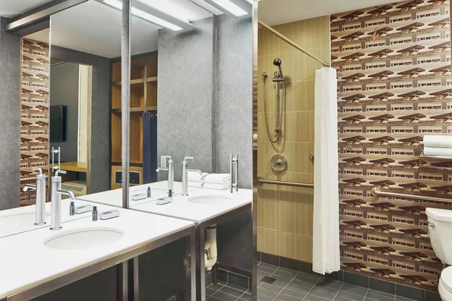 Room, 2 Queen Beds, Accessible, Aloft Austin at The Domain 5/7
