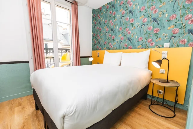 Room, Double Bed, Balcony, Vintage Paris Gare du Nord 1/7