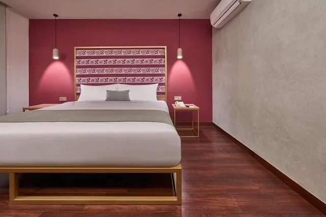 Room, Queen Bed, City Centro by Marriott Oaxaca 3/4