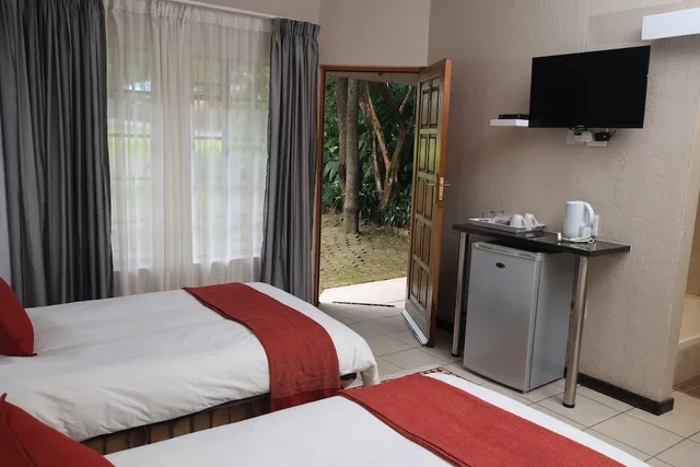 غرفة قياسية بسريرين منفصلين، Shingalana Guest House 2/4