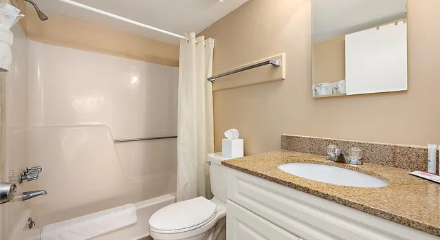 2 Bedrooms, Condo, Premier, King and Queen Bed, Single Bed, Bay View, Sofa، Bay Club Resort 4/5