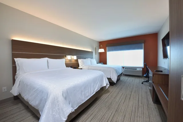 غرفة قياسية بسريرين كوين، Holiday Inn Express and Suites Houston North Woodlands Area 1/5