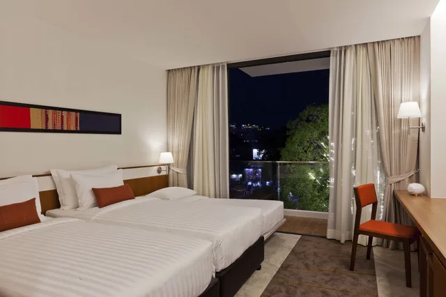 غرفة سوبيريور بسريرين منفصلين بحوض استحمام، Eastin Tan Hotel Chiang Mai 2/7