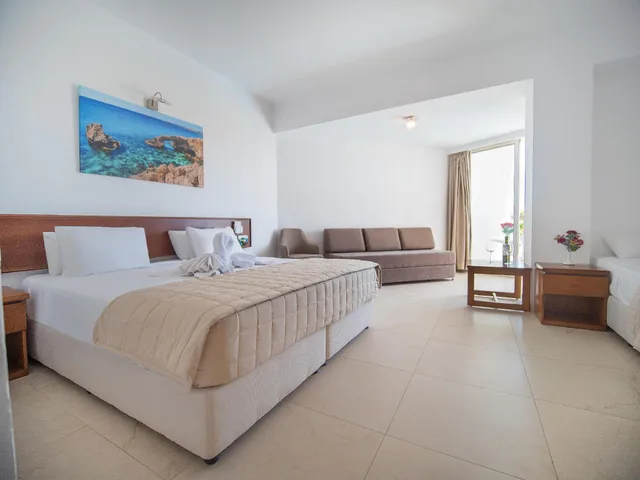 غرفة عائلية مع أريكة، Avlida Hotel 1/1