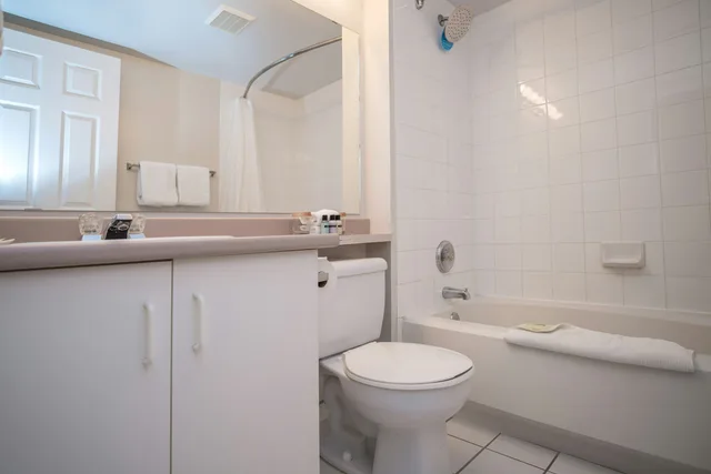 جناح بسرير كينج مع أريكة بمطبخ، Sandman Hotel & Suites Williams Lake 3/3