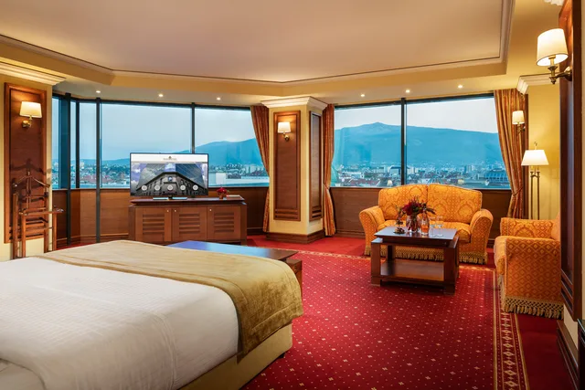 جناح بسرير كوين، GRAND HOTEL SOFIA 1/2