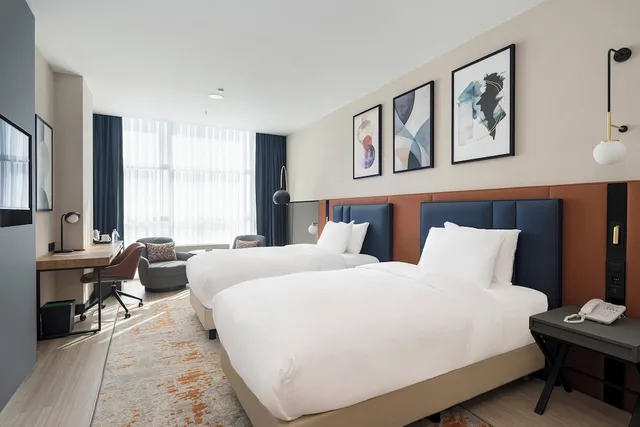 غرفة قياسية بسريرين منفصلين بإطلالة على المدينة، Crowne Plaza Istanbul West by IHG 2/10