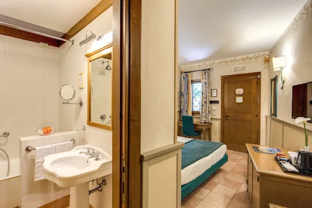 غرفة قياسية بسريرين منفصلين، Hotel Santa Maria 3/3