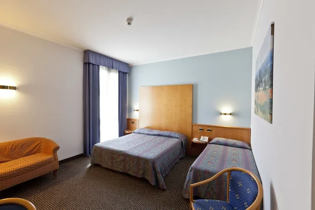 غرفة كلاسيكية ثلاثية بثلاثة أسرّة، Unaway Hotel Occhiobello 2/4