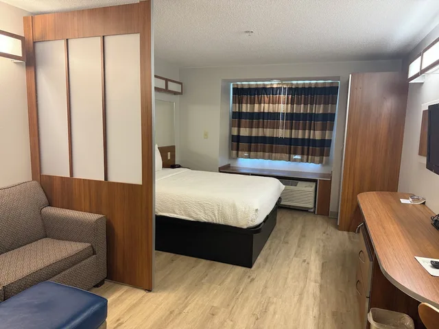 جناح استوديو بسرير كوين لذوي الإعاقة، Microtel Inn & Suites By Wyndham Dickson City/Scranton 6/7