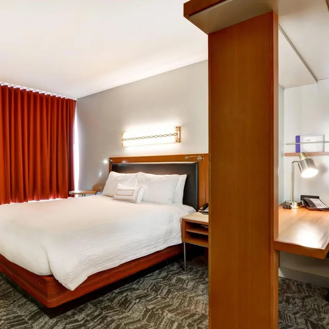 استوديو بسرير كينج مع أريكة بحوض استحمام لذوي الإعاقة، Springhill Suites By Marriott Denver Anschutz Medical Campus 1/3