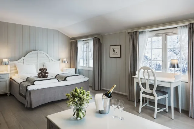 جناح جونيور بسرير مزدوج مع أريكة، Lysebu Hotel Oslo 4/8