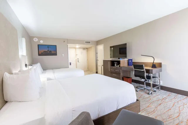 غرفة بسريرين كوين، Doubletree By Hilton Hotel Dallas - Richardson 1/5