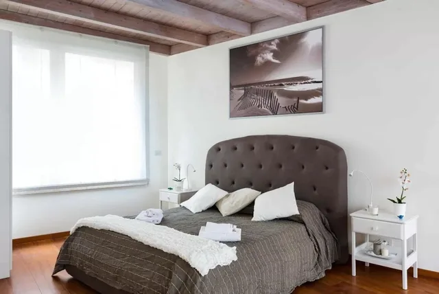 غرفة ملكية بسريرين كوين مع أريكة، The Sistina Suite 7/10