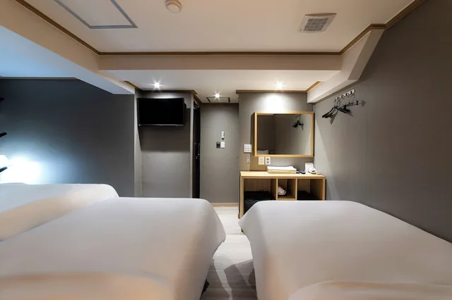 غرفة عائلية ثلاثية بسرير مزدوج وسريرين منفصلين، Hotel Stay Inn Seoul Station 2/6