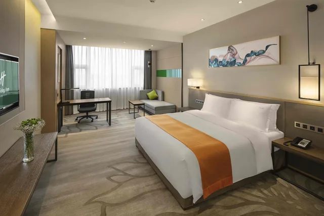 غرفة بريميوم بسرير كينج، Holiday Inn Chengdu Airport 3/8