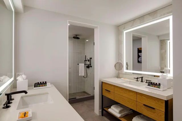 جناح رئاسي بسرير كينج بإطلالة على المدينة، Canopy by Hilton Portland Waterfront 3/4